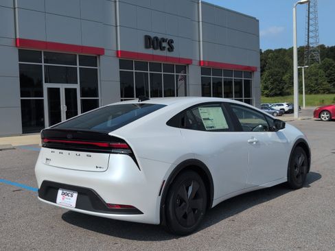 New 2026 Toyota Prius LE image 5
