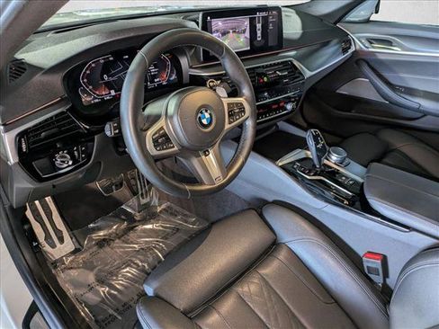 Used 2022 BMW 530i w/ M Sport Package RWD image 10