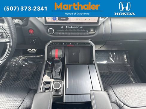 Used 2025 Toyota Sequoia Platinum AWD/4WD image 24