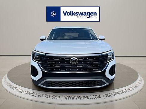 Used 2026 Volkswagen Atlas Cross Sport SE FWD image 2