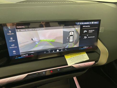 Used 2025 BMW X3 xDrive30i w/ Premium Package image 29