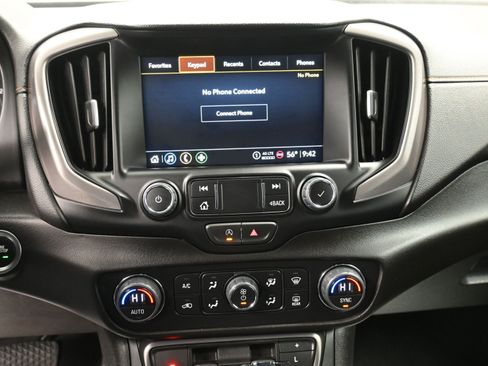 Used 2024 GMC Terrain AT4 image 17