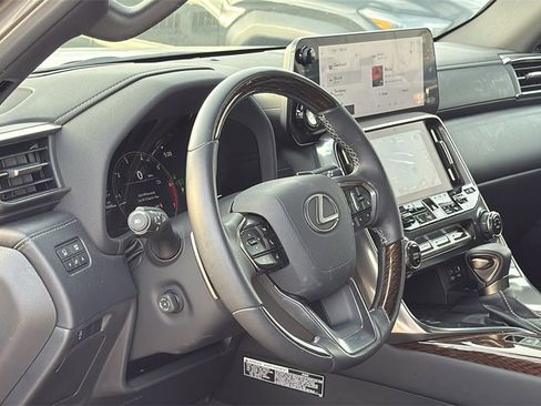 Used 2024 Lexus LX 600 4WD w/ Ultra Luxury Package image 5