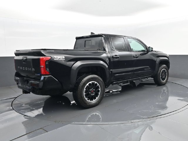 Used 2025 Toyota Tacoma TRD Off-Road w/ TRD Off Road Upgrade Package AWD/4WD image 23