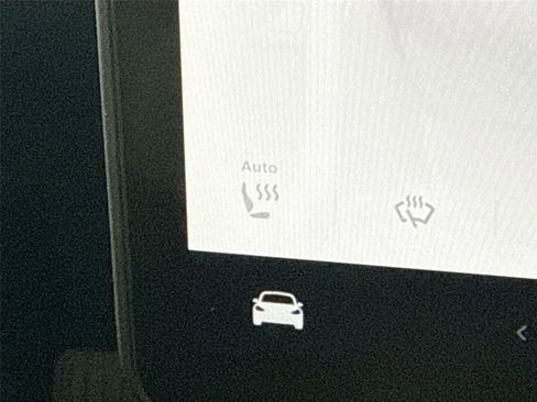 Used 2024 Tesla Model Y Long Range image 8