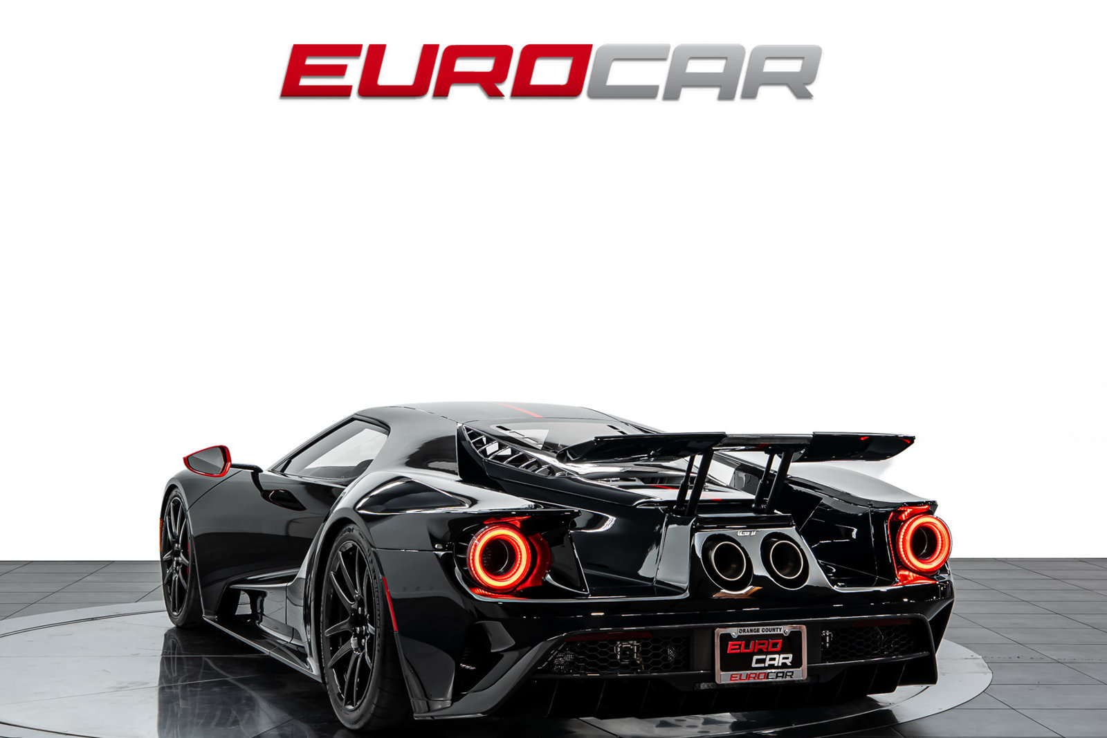 Used 2020 Ford GT Carbon Series RWD image 3