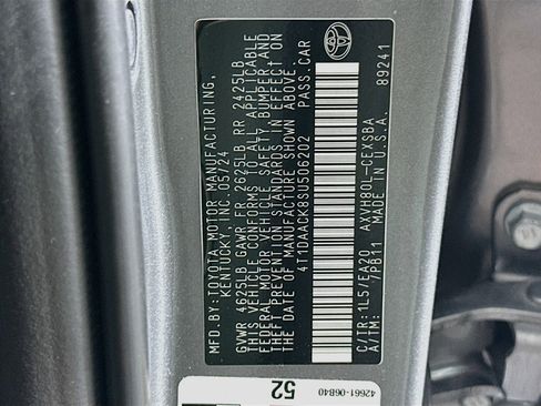 Used 2025 Toyota Camry SE FWD image 12