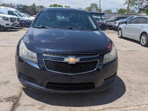 Used 2014 Chevrolet Cruze LS FWD image 2