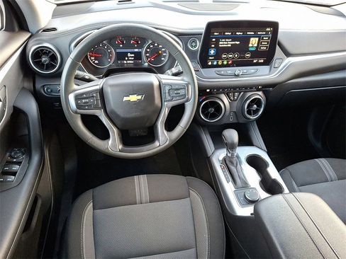 Used 2023 Chevrolet Blazer LT image 2