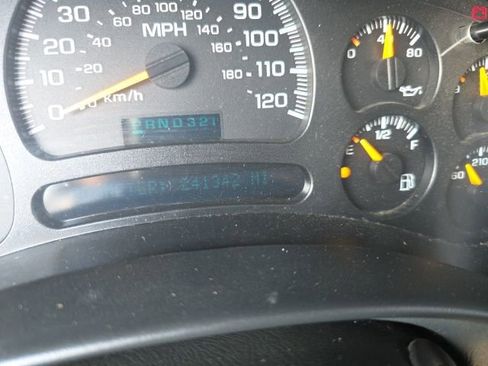 Used 2004 Chevrolet Tahoe Z71 w/ Z71 Preferred Equipment Group AWD/4WD image 21