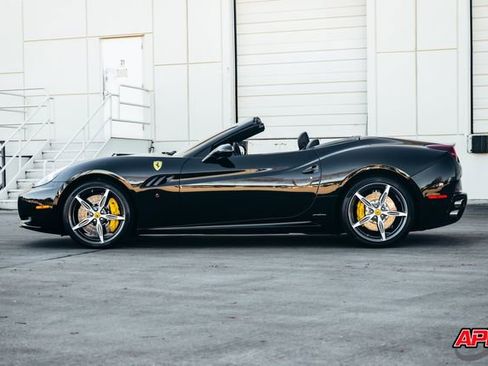 Used 2014 Ferrari California image 51