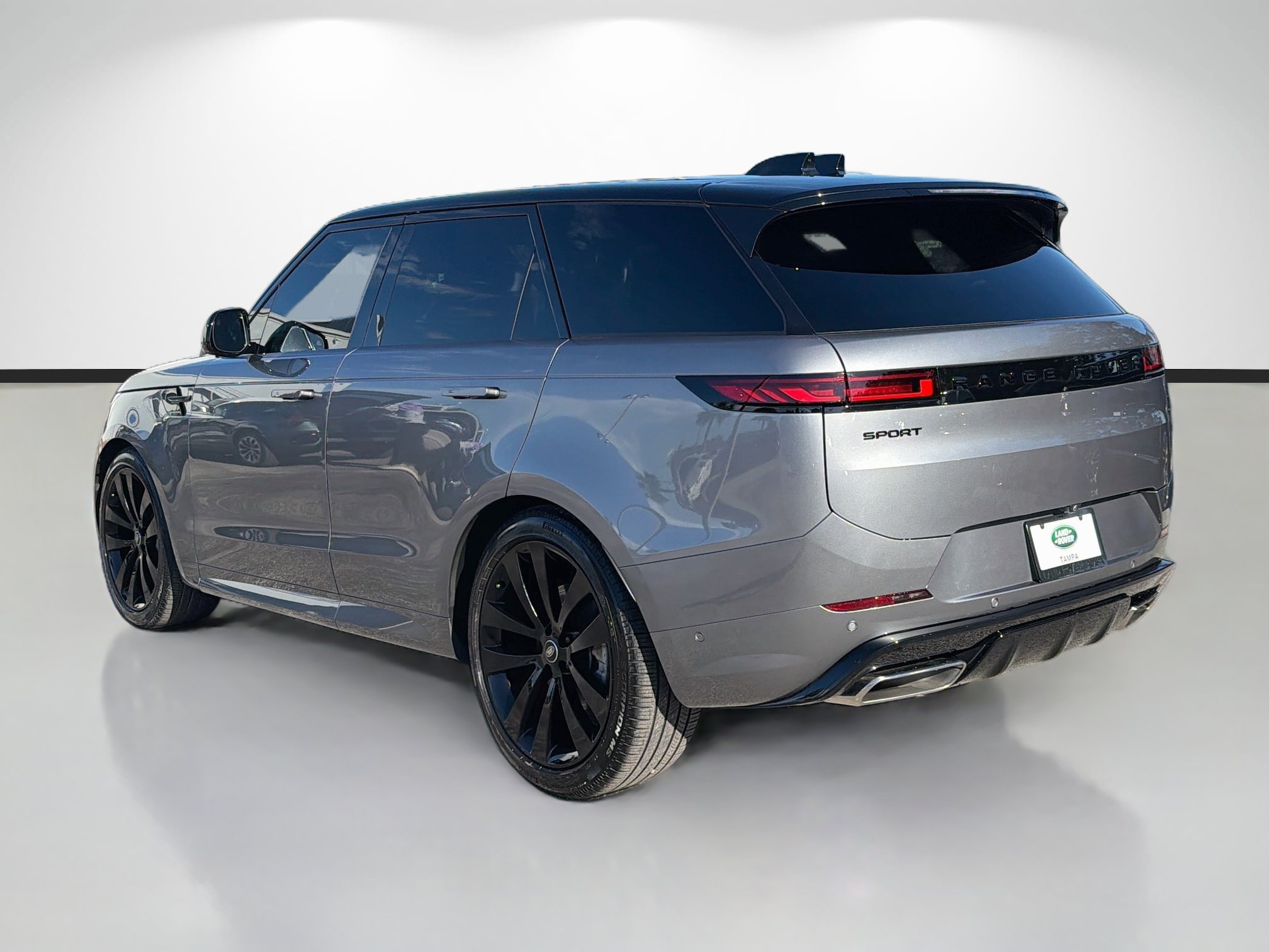 Used 2025 Land Rover Range Rover Sport Dynamic SE AWD/4WD image 3