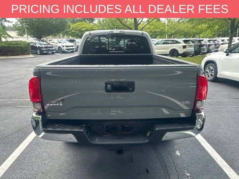 Used 2020 Toyota Tacoma SR5 AWD/4WD image 15