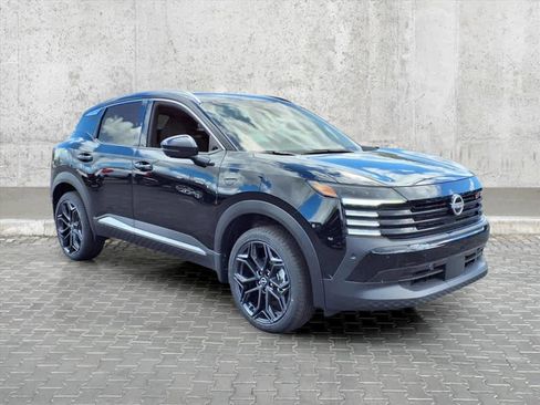 New 2025 Nissan Kicks SR image 2