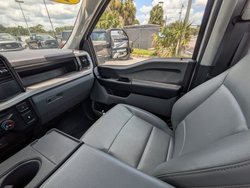 Used 2023 Ford F350 XL RWD image 16