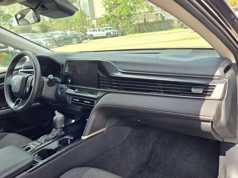 Used 2025 Toyota Camry LE FWD image 30