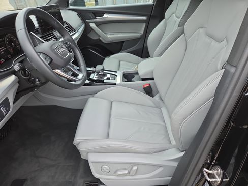 Used 2024 Audi Q5 2.0T Premium image 5