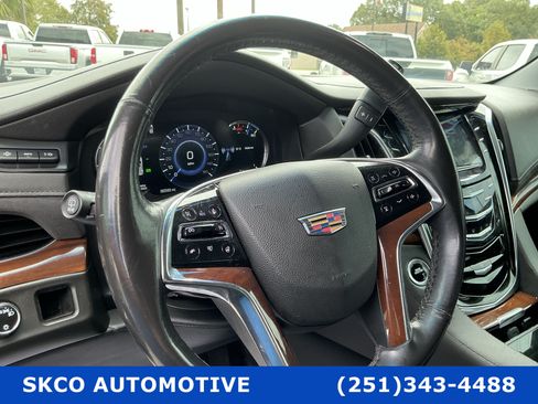 Used 2019 Cadillac Escalade Premium Luxury RWD image 19