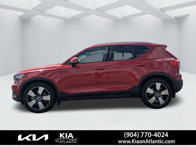 Used 2020 Volvo XC40 T5 Momentum w/ Protection Package Premier AWD/4WD image 6
