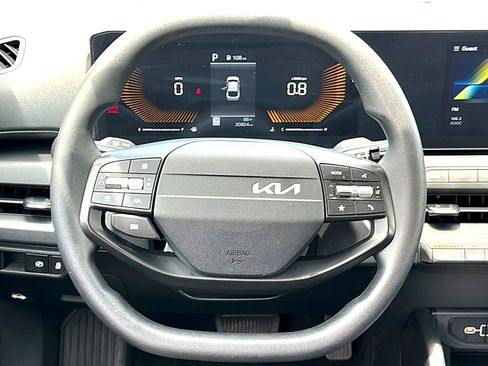 Used 2025 Kia K4 FWD image 27