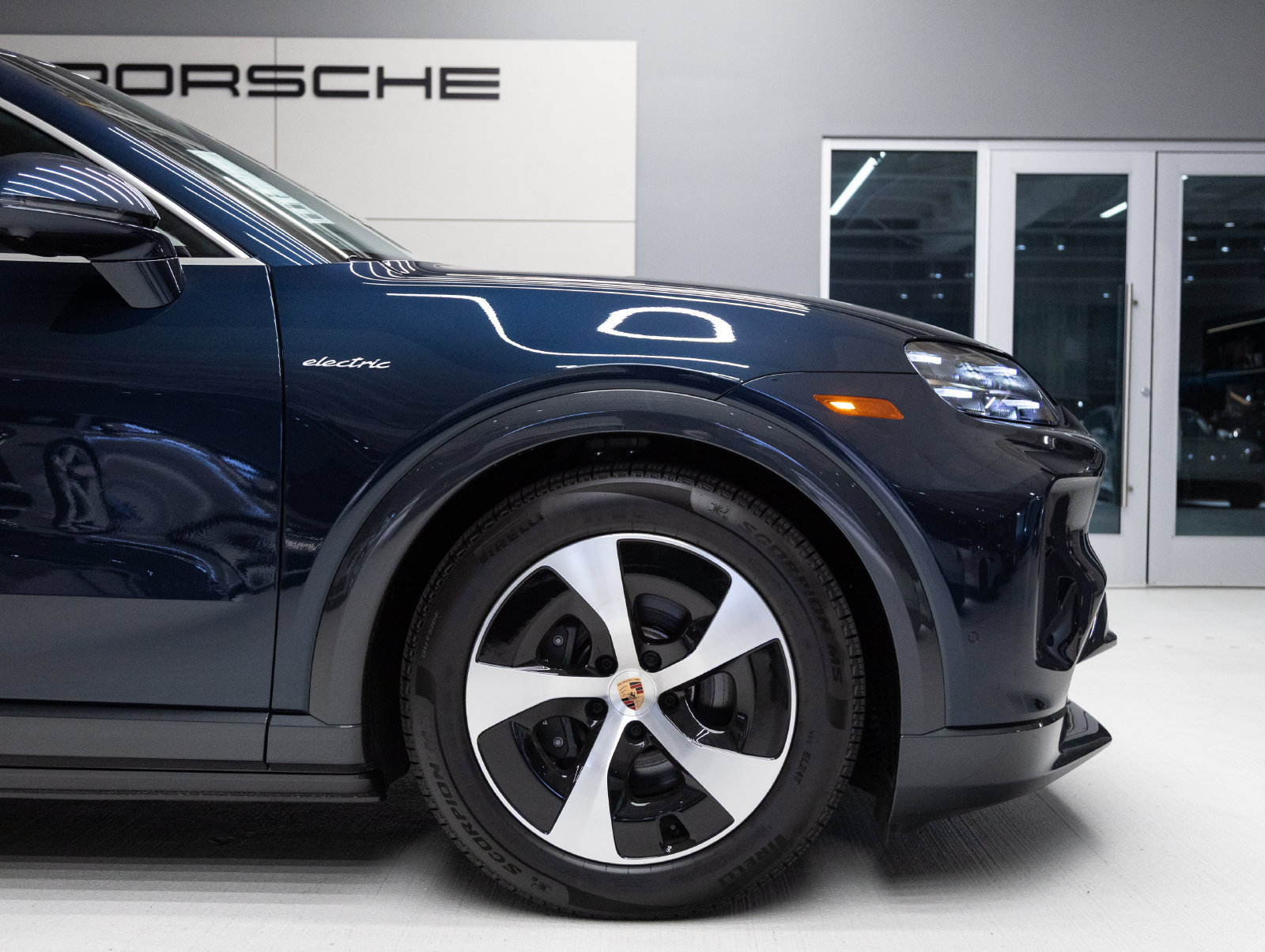 Certified 2026 Porsche Cayenne Electric AWD/4WD image 11