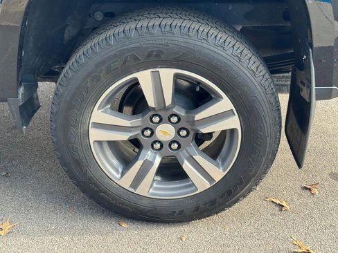 Used 2018 Chevrolet Colorado W/T w/ Custom Special Edition image 7