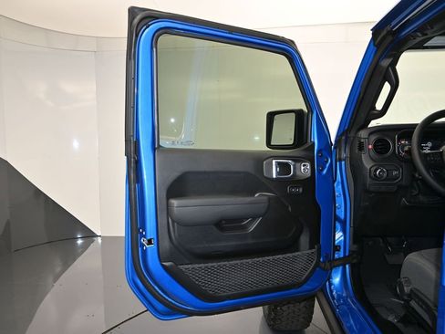 New 2026 Jeep Wrangler Unlimited Rubicon AWD/4WD image 10