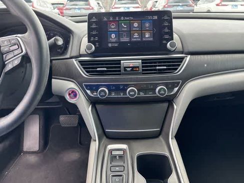 Used 2019 Honda Accord Touring image 18