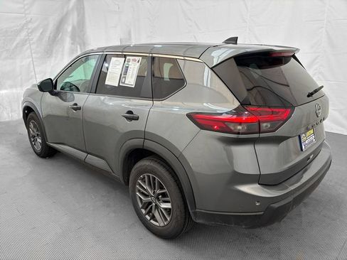 Used 2024 Nissan Rogue S FWD image 5