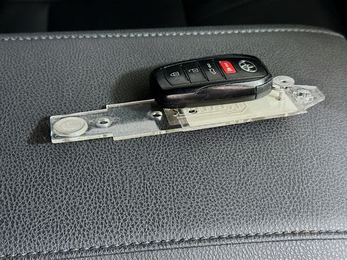 Used 2025 Toyota Camry XSE FWD image 33