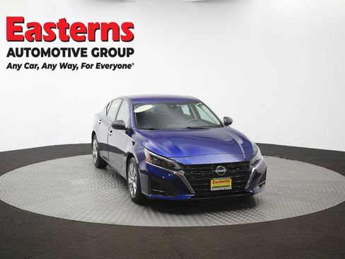 Used 2024 Nissan Altima 2.5 S FWD image 49