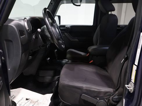 Used 2013 Jeep Wrangler Unlimited Sport image 10