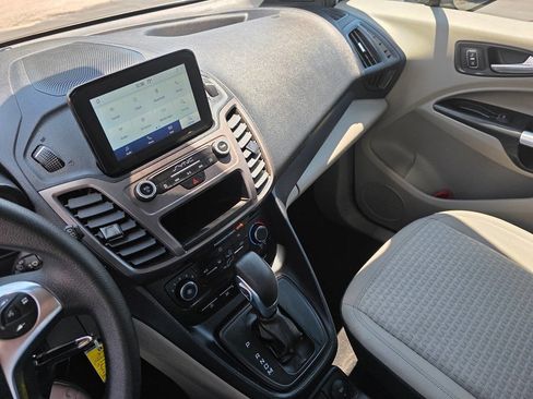 Used 2023 Ford Transit Connect XLT FWD image 18