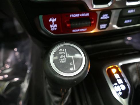 Used 2023 Jeep Wrangler Unlimited Rubicon 392 w/ Xtreme Recon 35" Tire Package AWD/4WD image 17