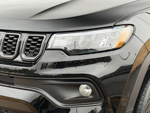 New 2026 Jeep Compass Latitude image 11