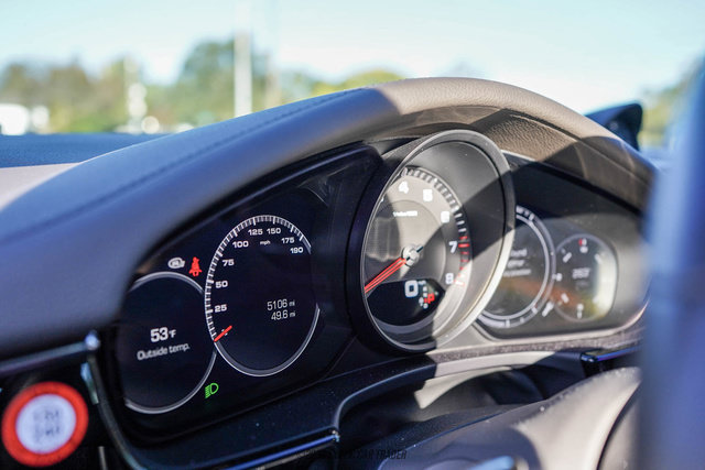 Used 2020 Porsche Panamera RWD image 21