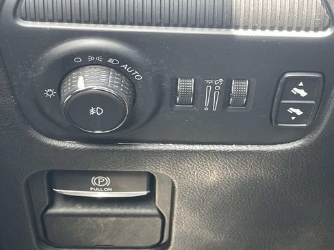 Used 2024 Jeep Wagoneer Series II AWD/4WD image 26