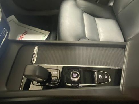Used 2025 Volvo S60 B5 Core FWD image 25