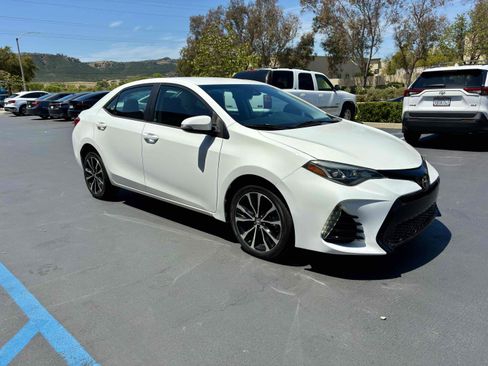 Used 2017 Toyota Corolla SE FWD image 6