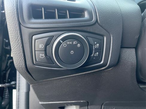 Used 2018 Ford Focus SEL image 21