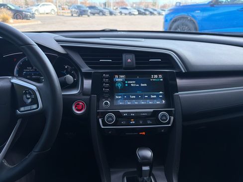 Used 2020 Honda Civic Touring image 12