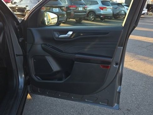 Used 2025 Ford Escape ST-Line image 28