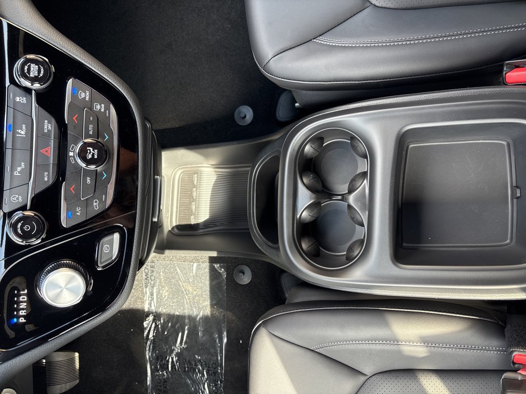 New 2026 Chrysler Pacifica Select w/ S Appearance Package FWD image 37