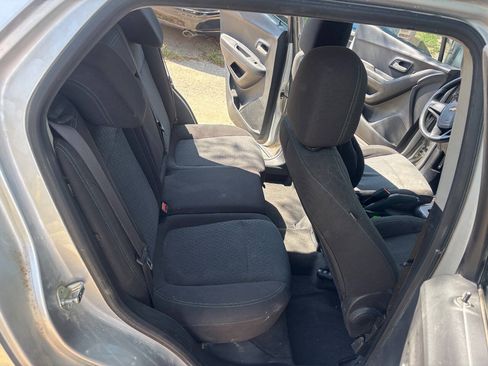Used 2015 Chevrolet Trax LS FWD image 17