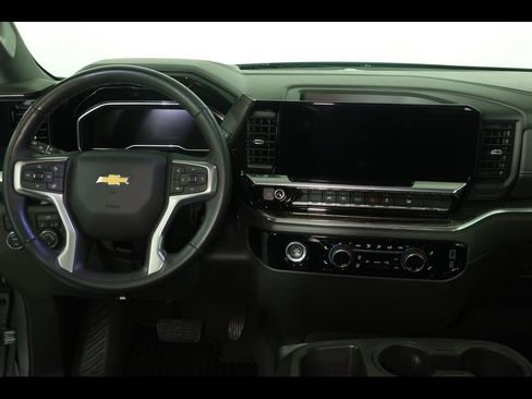 Used 2023 Chevrolet Silverado 1500 LT AWD/4WD image 17