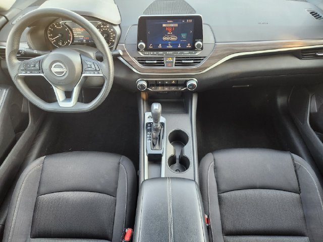 Used 2025 Nissan Altima 2.5 SV FWD image 24