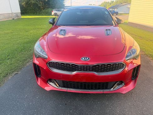 Used 2019 Kia Stinger GT1 RWD image 5