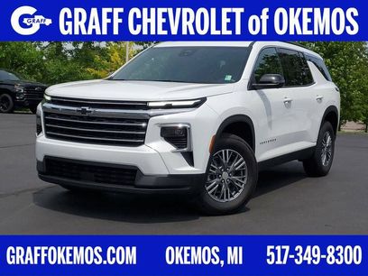 Used 2025 Chevrolet Traverse LT w/ Driver Confidence Package