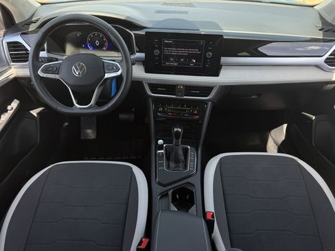 New 2025 Volkswagen Taos SE FWD image 13