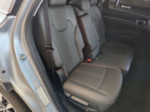 Used 2021 Kia Sorento LX FWD image 20